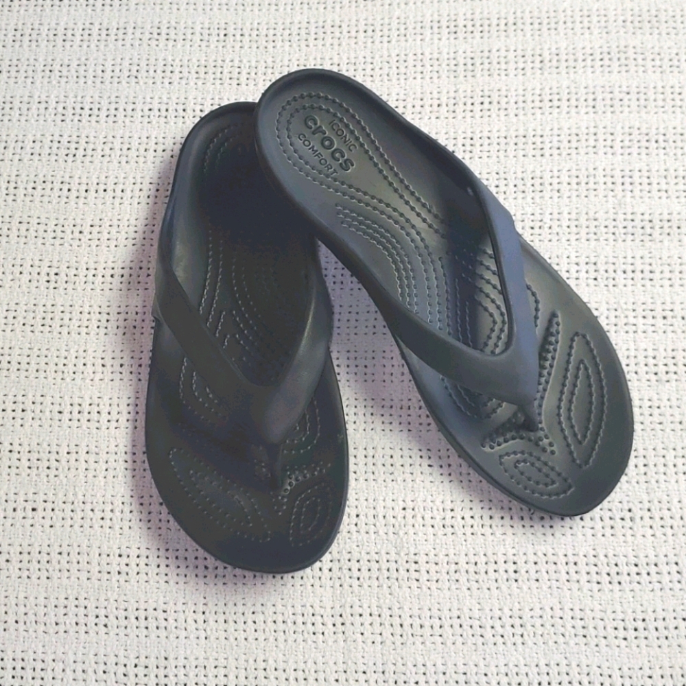 Crocs Sz 7 Black Thong Sandal